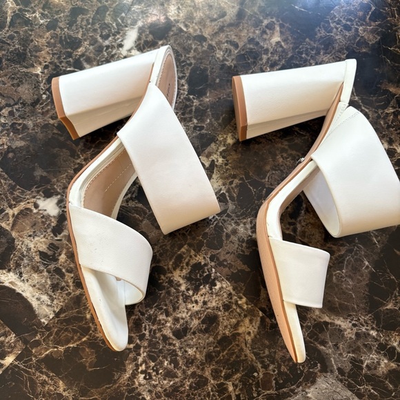 Gianni Bini White Heeled Mules with Chunky Block Heel - Picture 5 of 12